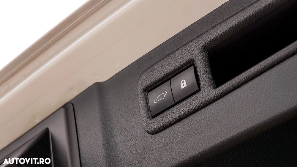 Lexus Seria NX 300h AWD F Sport - 27