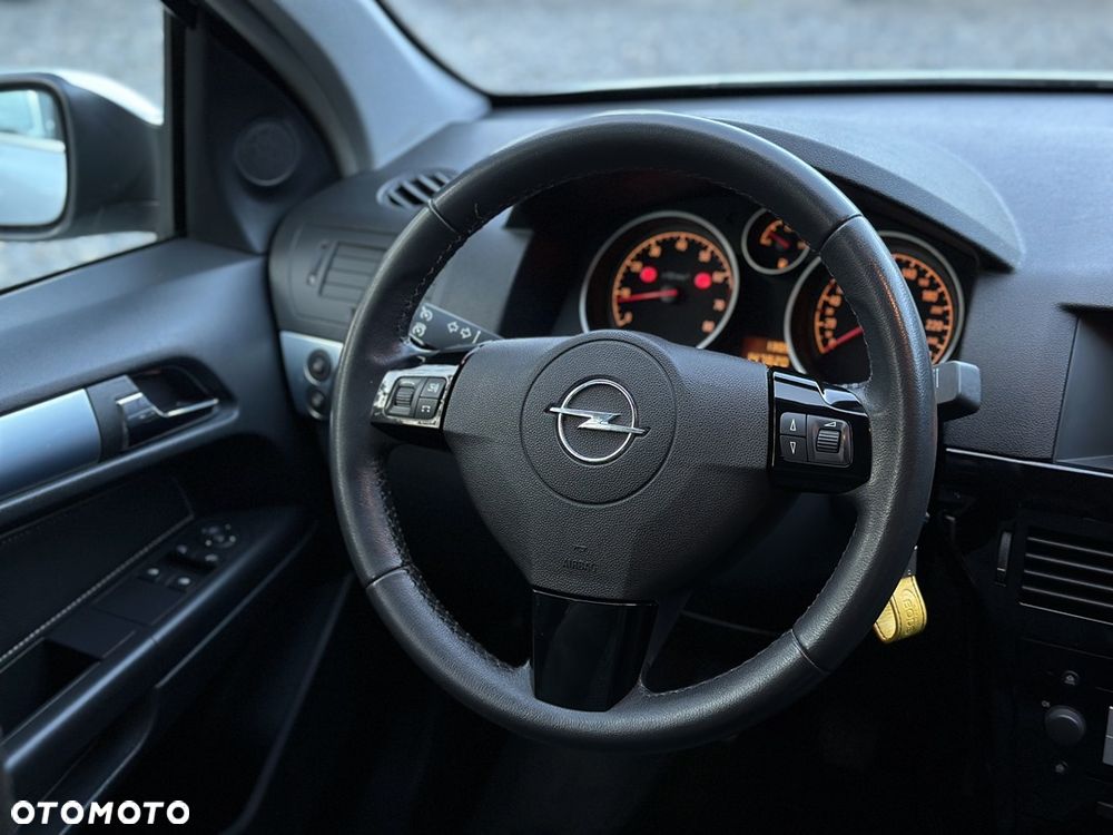 Opel Astra 1.6 Exklusiv - 24