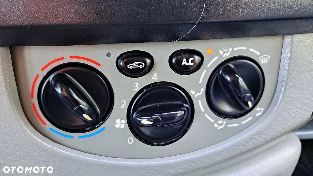 Renault Trafic - 29