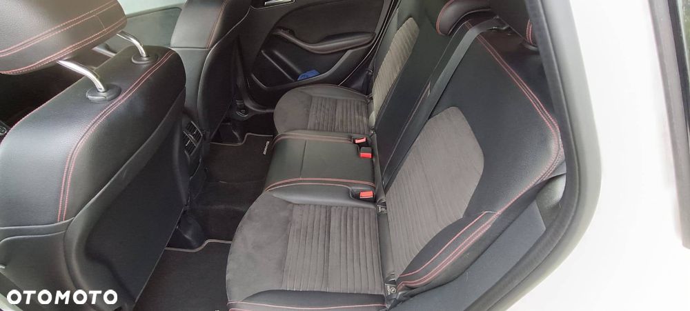 Mercedes-Benz Klasa B 220 (CDI) d AMG Line - 12