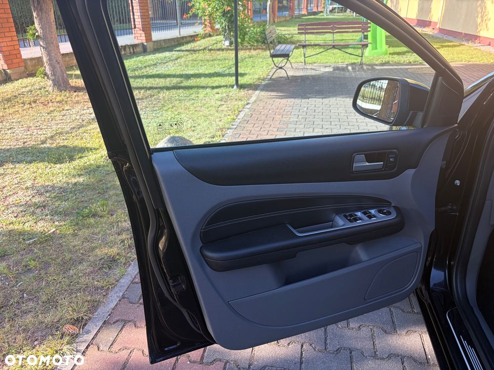 Ford Focus 1.8 Titanium - 27