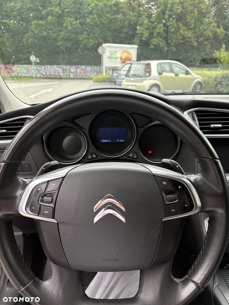 Citroën C4 e-HDi 115 ETG6 Selection - 4