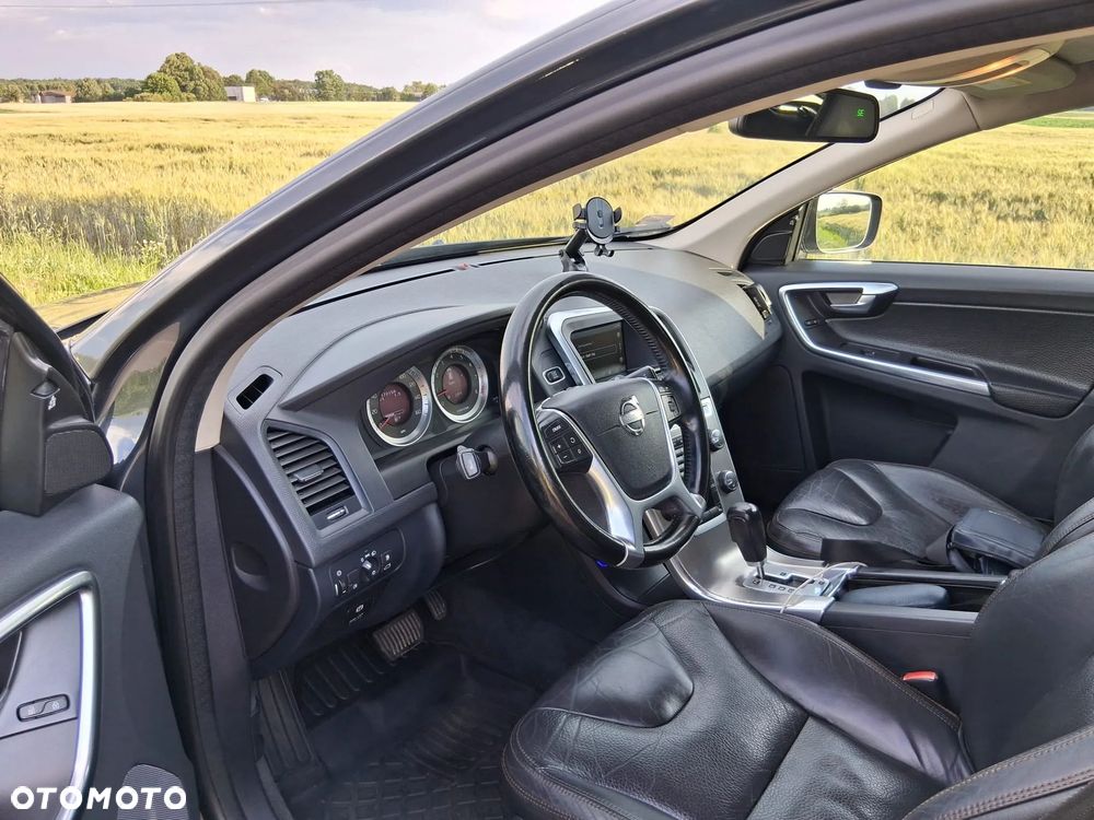 Volvo XC 60 T6 AWD Momentum - 31