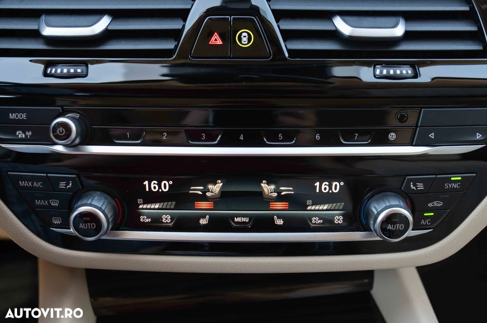 BMW Seria 5 520d xDrive Aut. Luxury Line - 30
