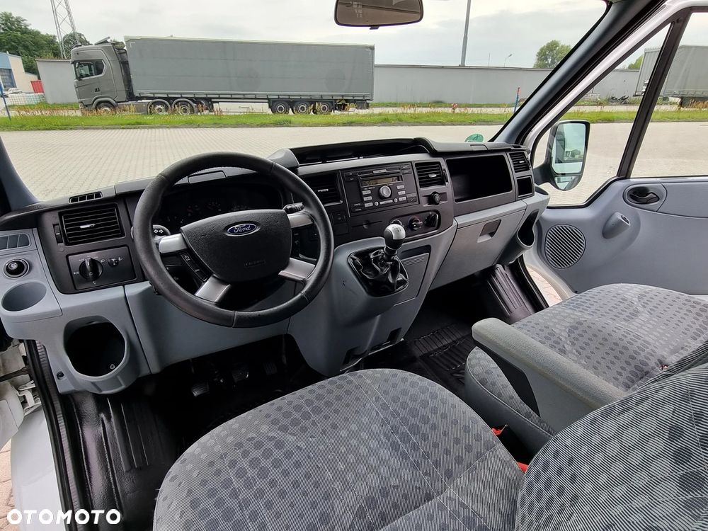Ford Transit - 27