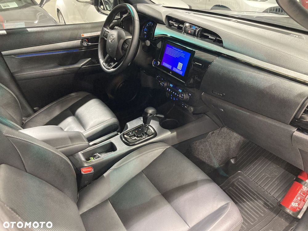 Toyota Hilux 2.8 D-4D mHEV Double Cab Invincible 4x4 - 10