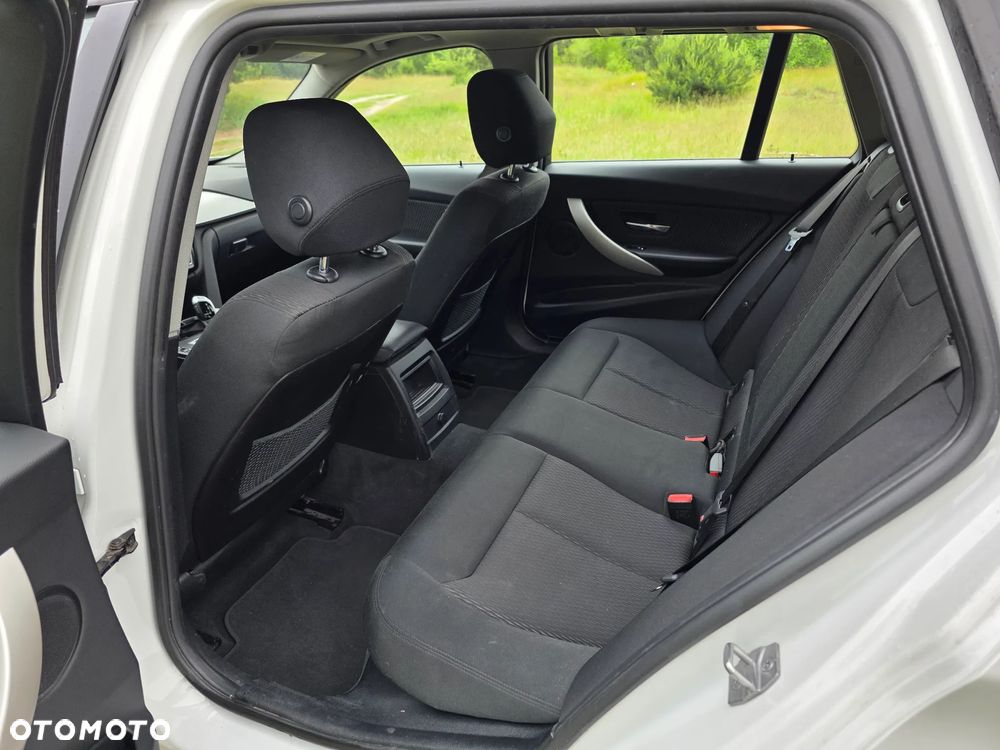 BMW Seria 3 318d Advantage - 12