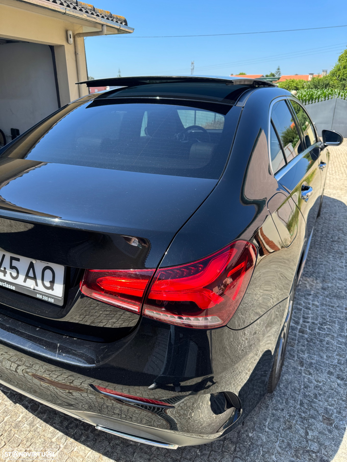 Mercedes-Benz A 250 Limousine e AMG Line - 11
