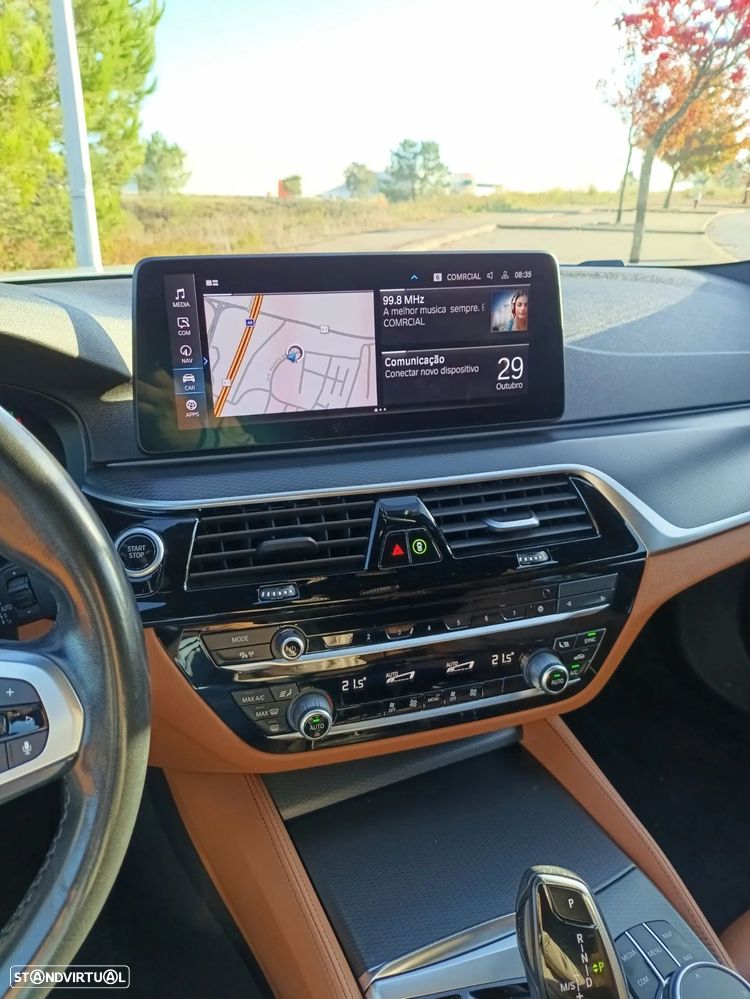 BMW 530 e Pack Desportivo M - 3