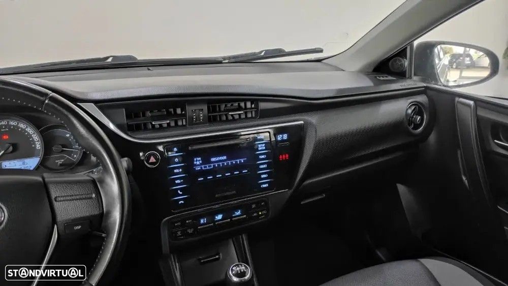 Toyota Auris 1.4 D-4D ACtive - 27