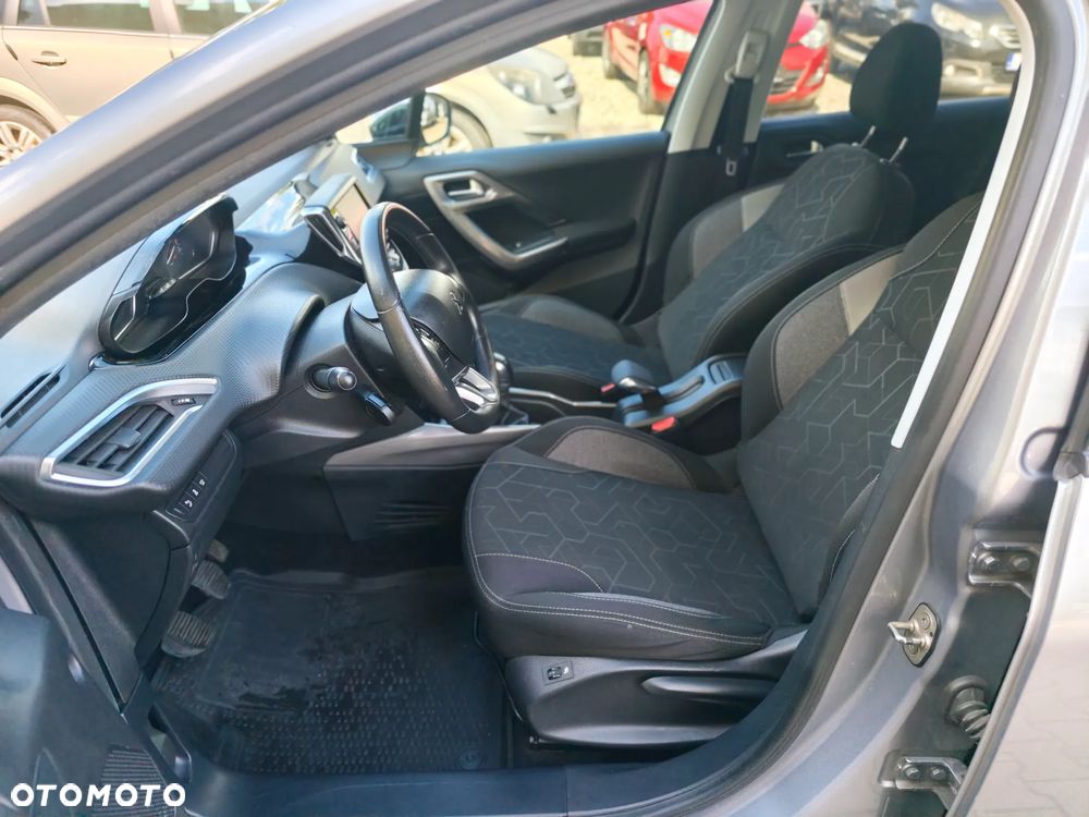 Peugeot 2008 1.6 BlueHDi Style - 18