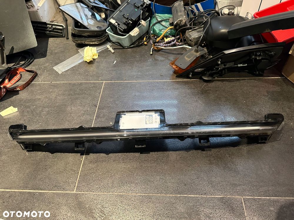 byd atto 3 2021- lampa led środkowa drl sc2e-4102300a - 2
