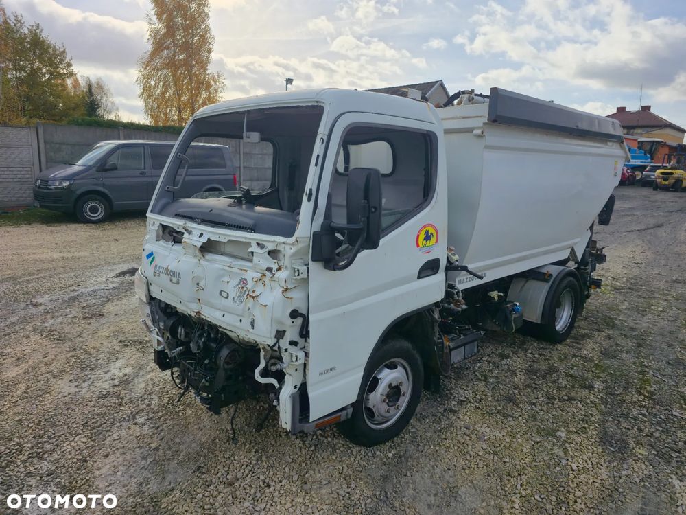 Mitsubishi CANTER FUSO - 15