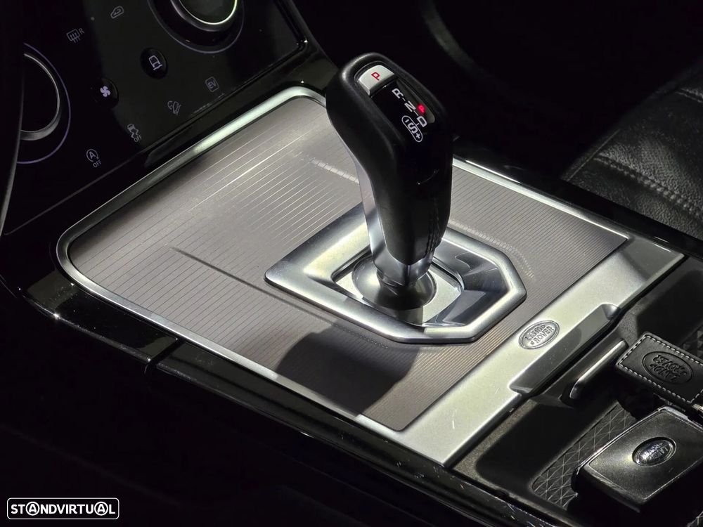 Land Rover Range Rover Evoque 1.5 P300e AWD Auto - 38