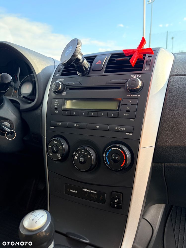 Toyota Corolla 1.6 Premium - 28