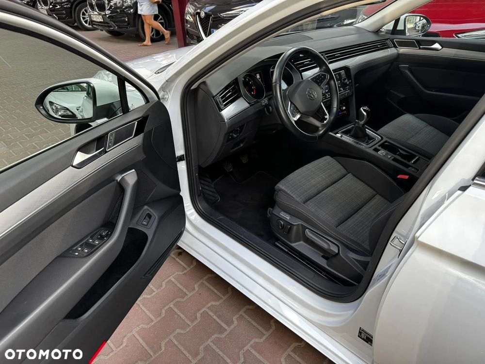 Volkswagen Passat 1.5 TSI EVO Business - 11