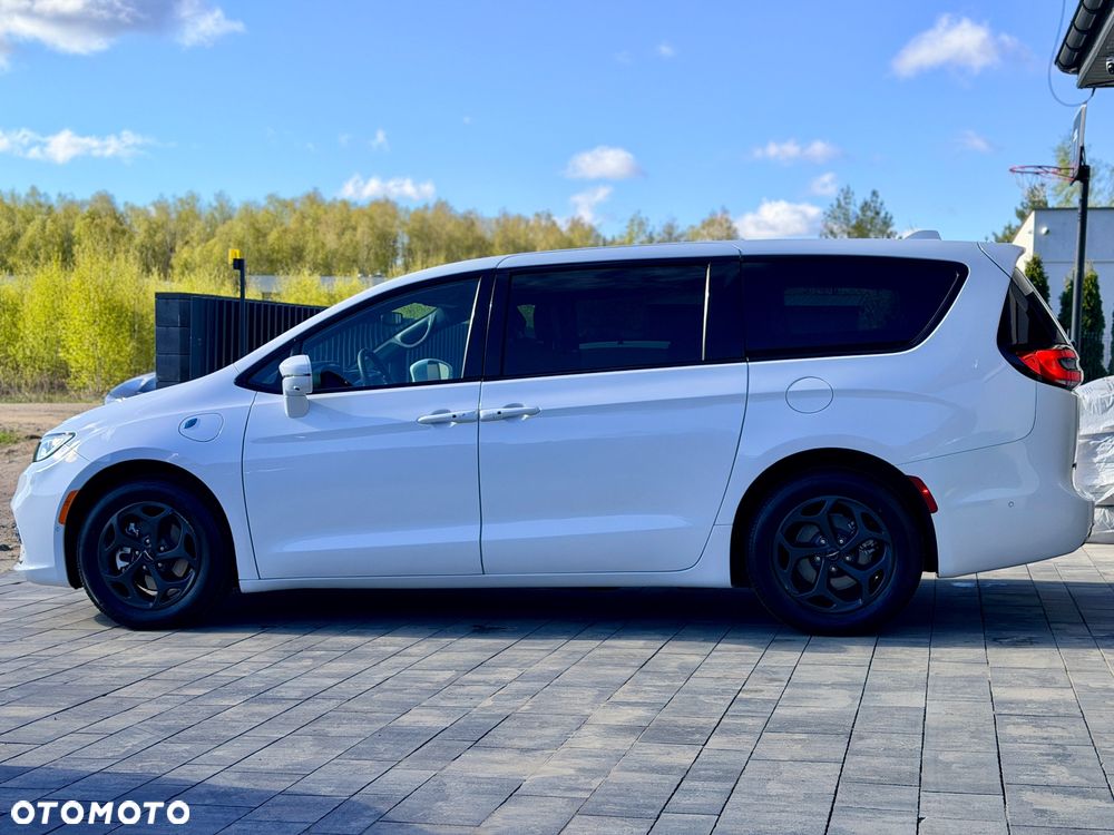 Chrysler Pacifica - 5