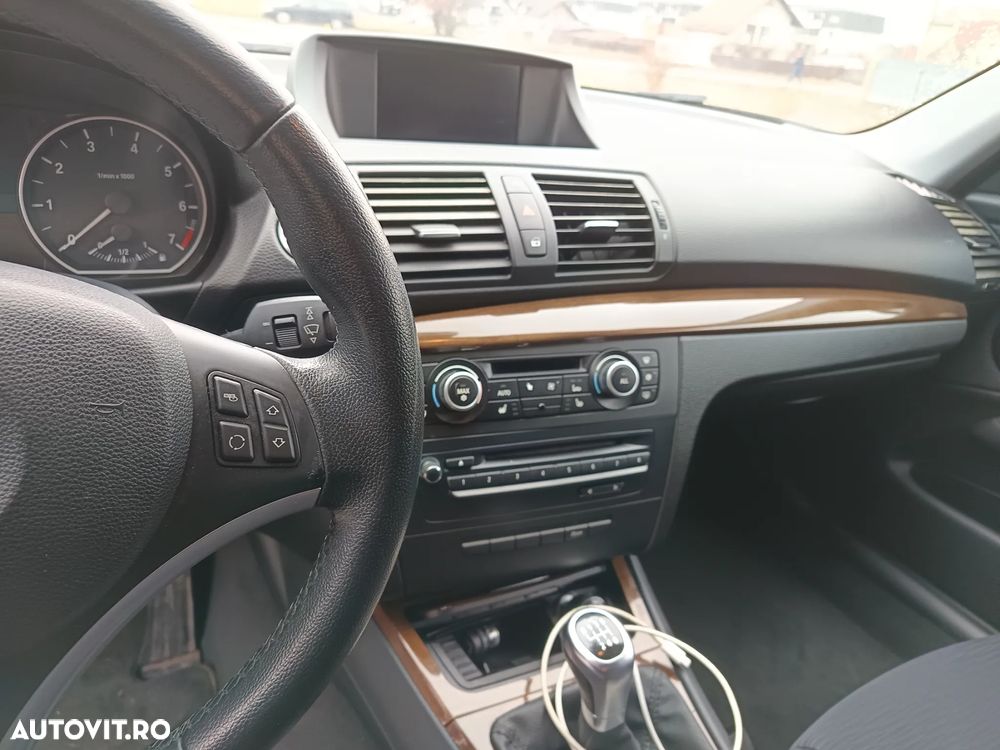 BMW Seria 1 118i - 6