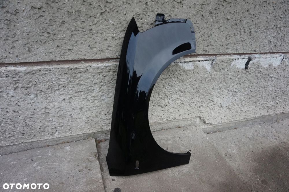 BŁOTNIK PRZEDNI PRAWY AUDI A4 B6 LY9B 00/04r - 2