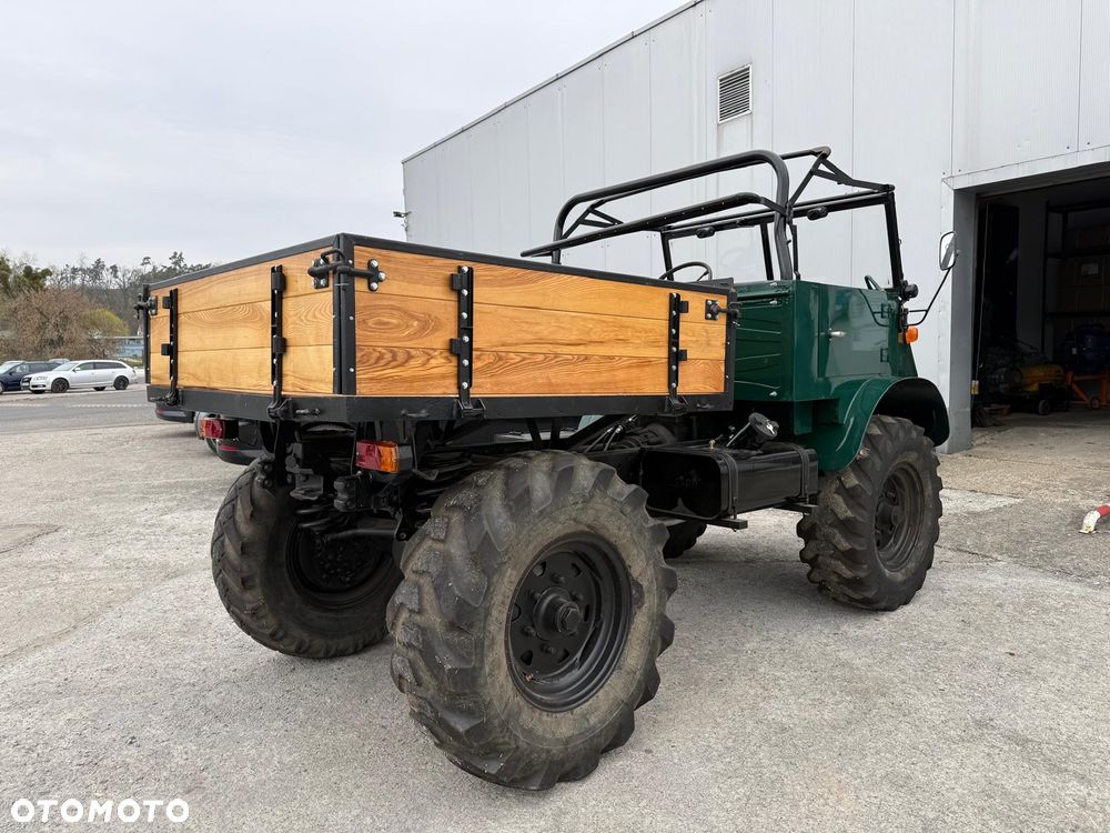 Mercedes-Benz Unimog U411 Cabrio - 2