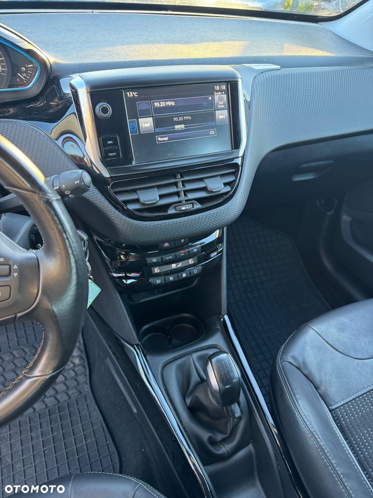 Peugeot 2008 PureTech 110 Style - 23