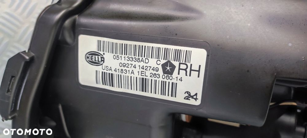 lampa prawa prawy lewy lewa przód przednia CHRYSLER TOWN & COUNTRY 5 XENON - 11