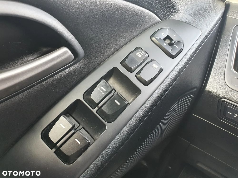 Hyundai ix35 2.0 4WD Style - 19