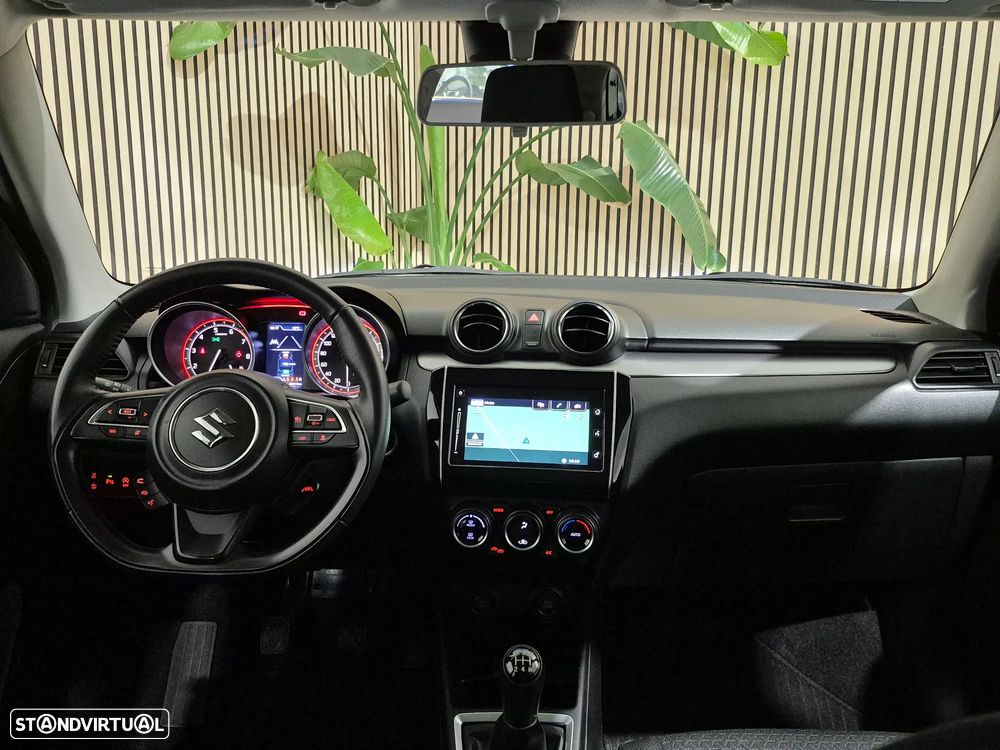 Suzuki Swift 1.2 Mild Hybrid GLE - 11