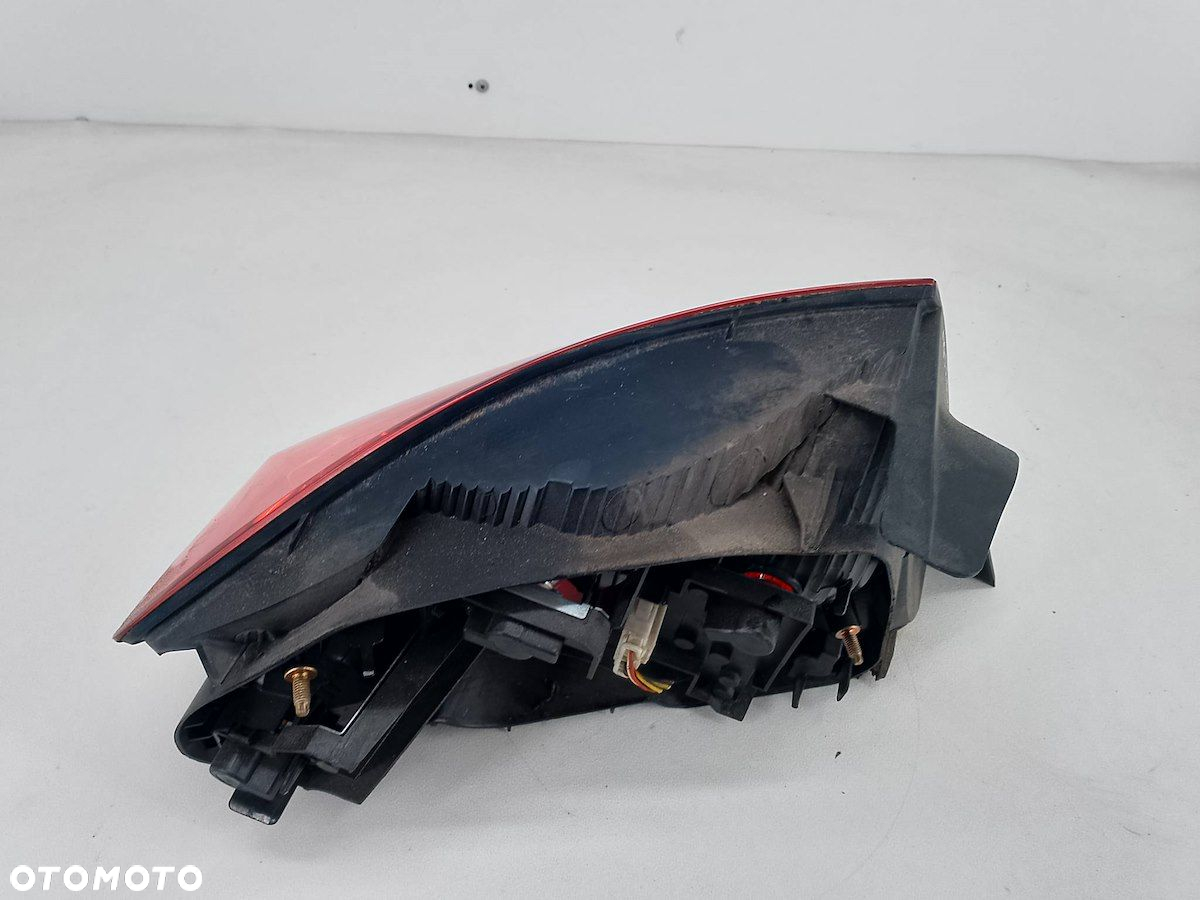 LAMPA TYLNA PRAWA PEUGEOT 407 9641945280 SEDAN - 5