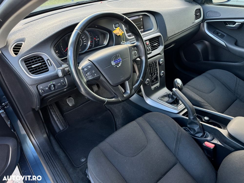 Volvo V40 D2 You - 5