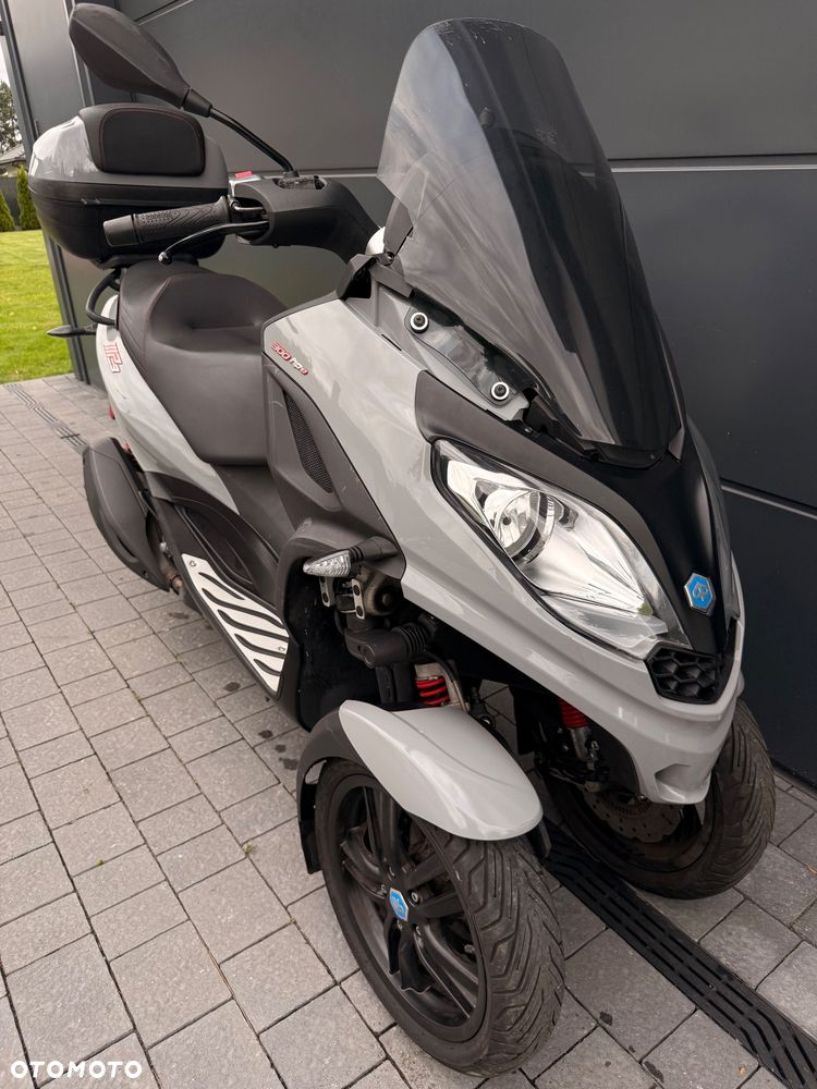 Piaggio MP-3 - 5