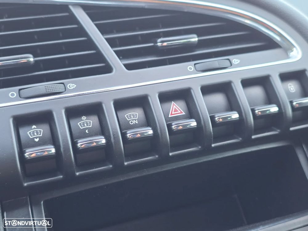 Peugeot 3008 2.0 HDi Hybrid4 - 28