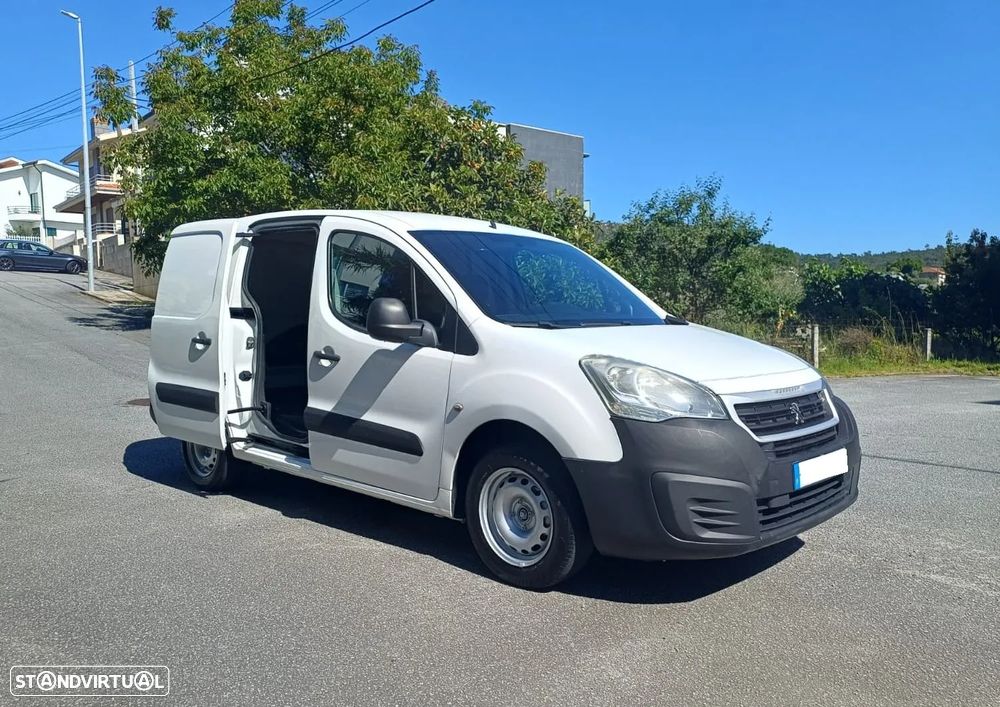 Peugeot PARTNER LONGA 1.6 HDI 100 CV - 3 LUGARES - 12