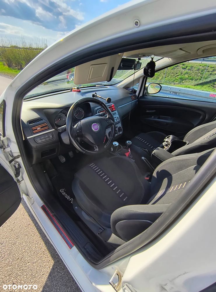 Fiat Grande Punto - 9