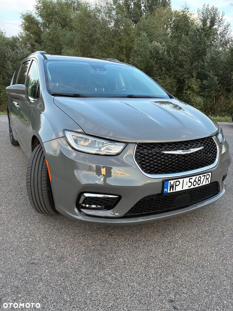 Chrysler Pacifica - 8