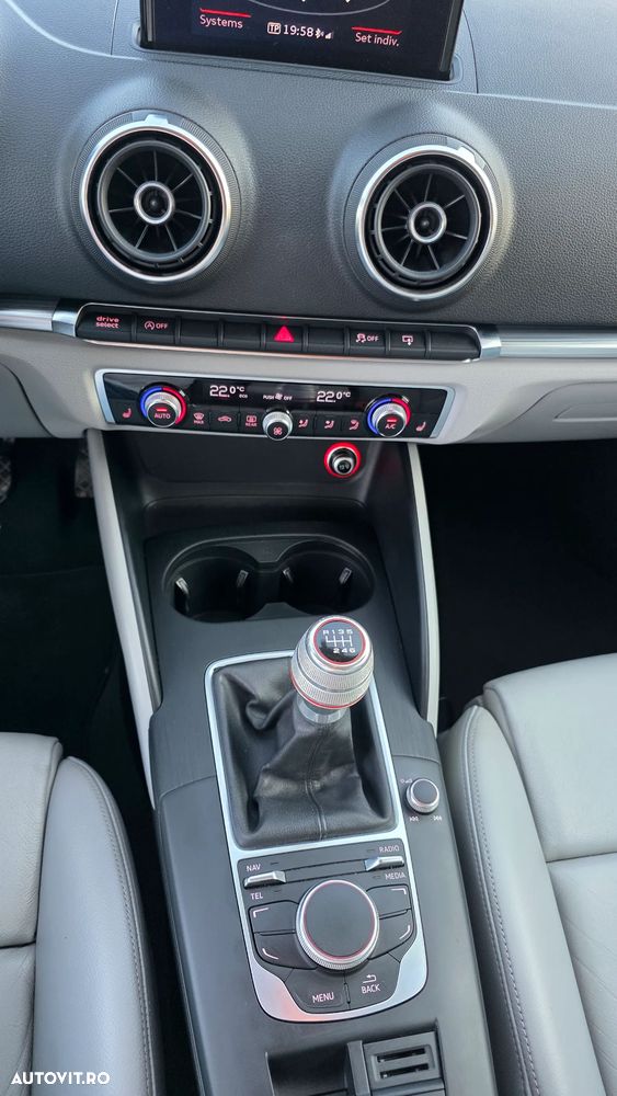 Audi A3 Sportback 1.6 TDI ultra Attraction - 22