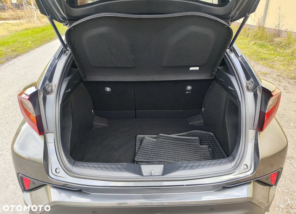 Toyota C-HR Hybrid Club - 25