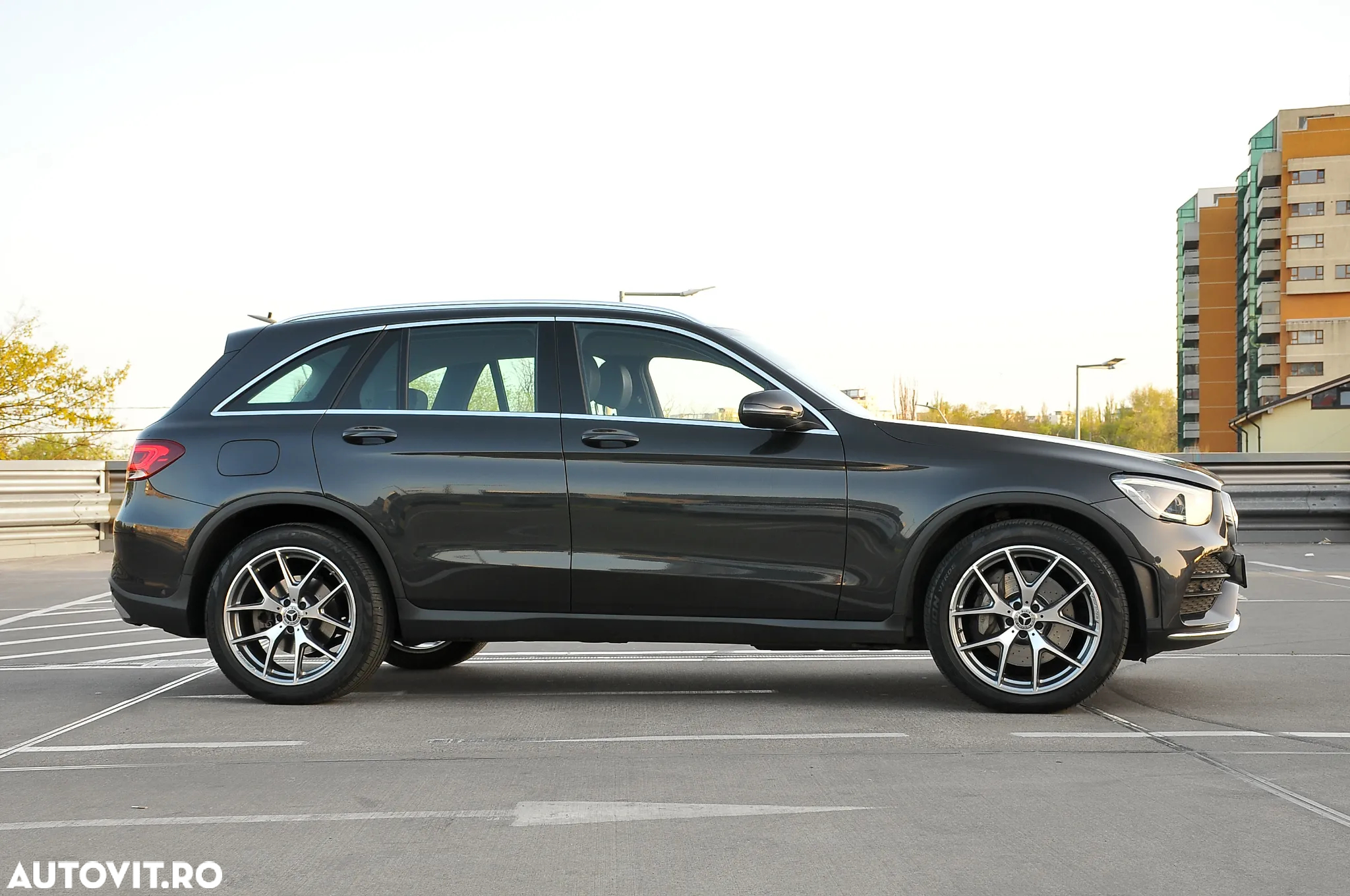 Mercedes-Benz GLC 300 d 4Matic 9G-TRONIC AMG Line Plus - 3