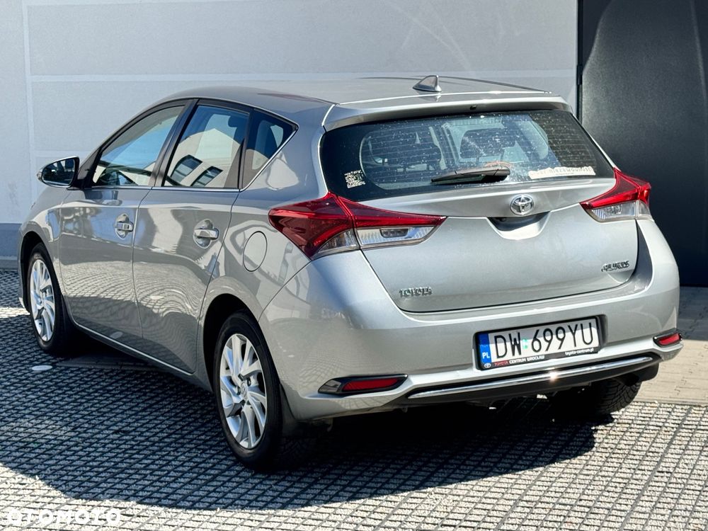 Toyota Auris 1.6 Premium MS - 8