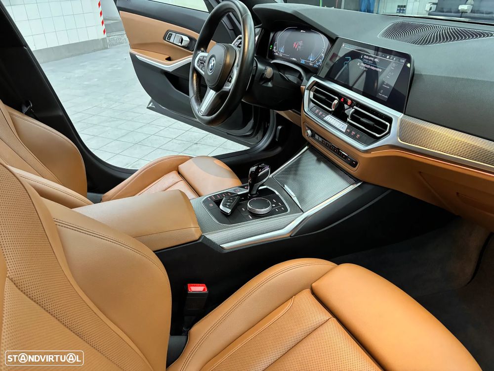 BMW 330 e Pack Desportivo M Auto - 11