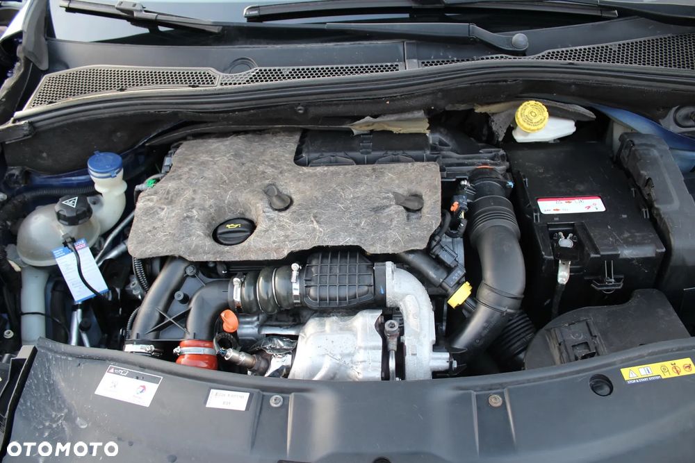 Peugeot 2008 1.6 e-HDi Allure S&S - 22
