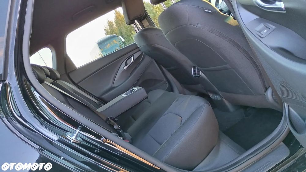 Hyundai i30 1.5 T-GDI 48V Smart - 17