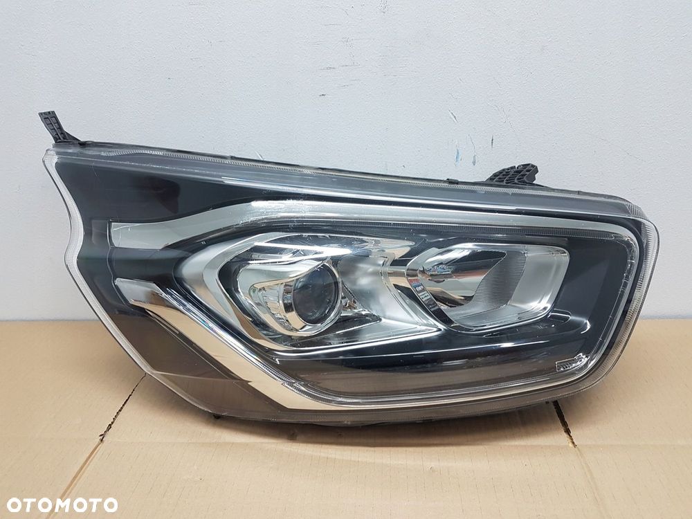 LAMPA PRZÓD PRAWA FORD CUSTOM LIFT SOCZEWKA LED 18-
