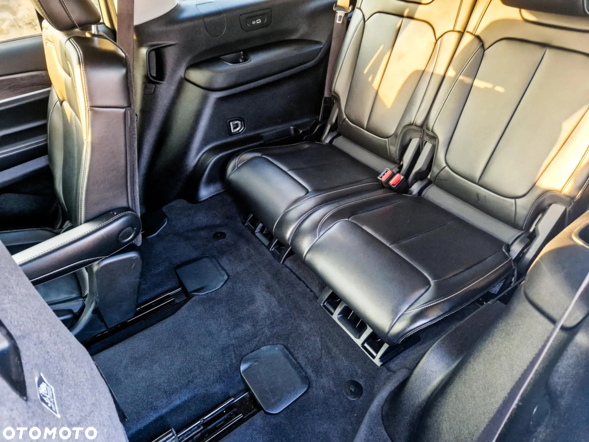 Jeep Grand Cherokee - 14