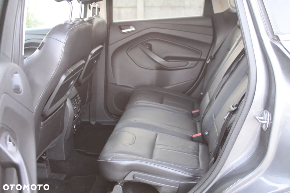 Ford Kuga 2.0 TDCi 2x4 Titanium - 16