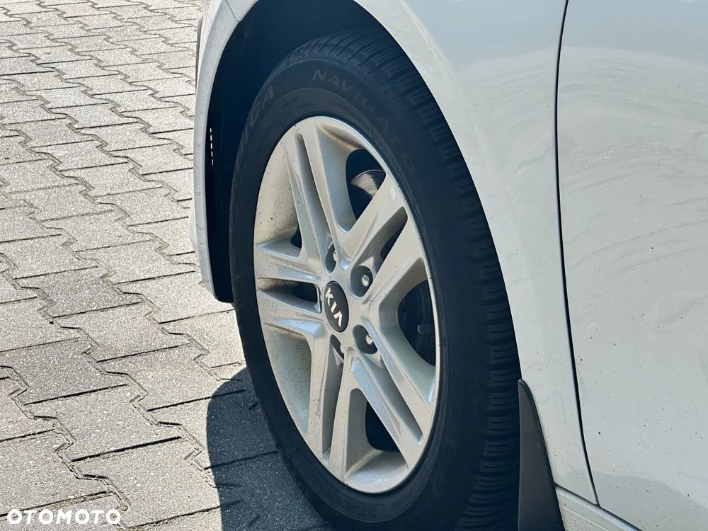 Kia Ceed - 9