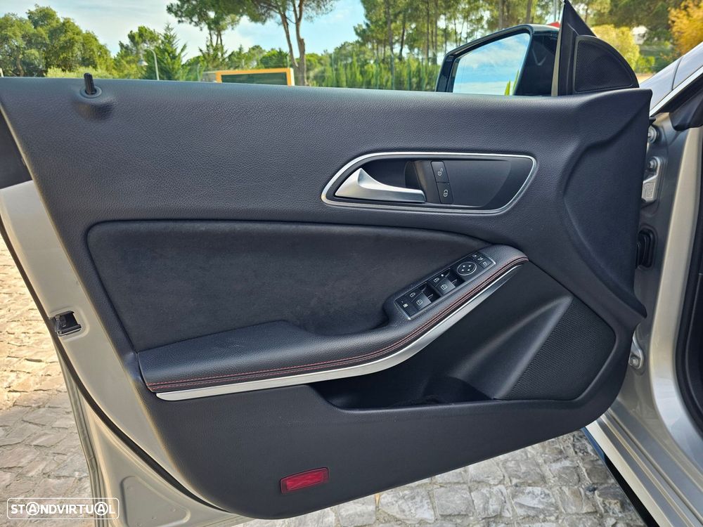 Mercedes-Benz CLA 220 - 13