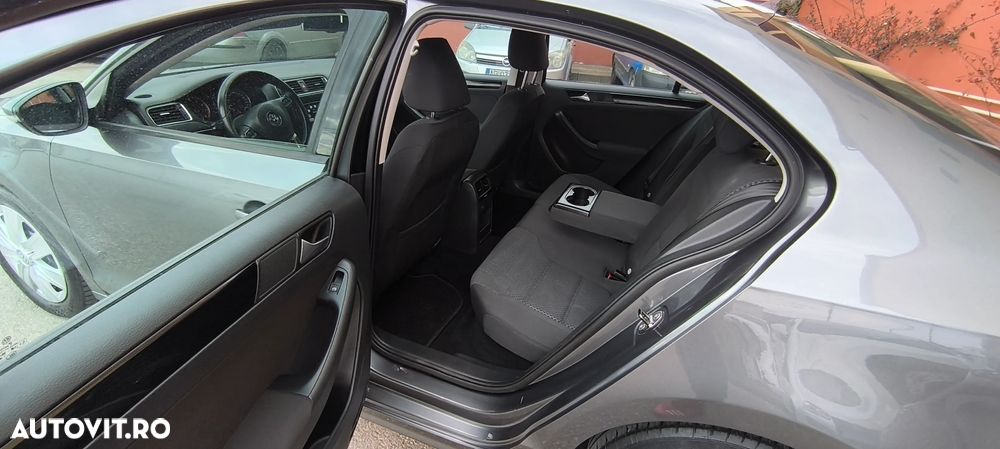 Volkswagen Jetta 1.2 TSI BlueMotion Technology Life - 9