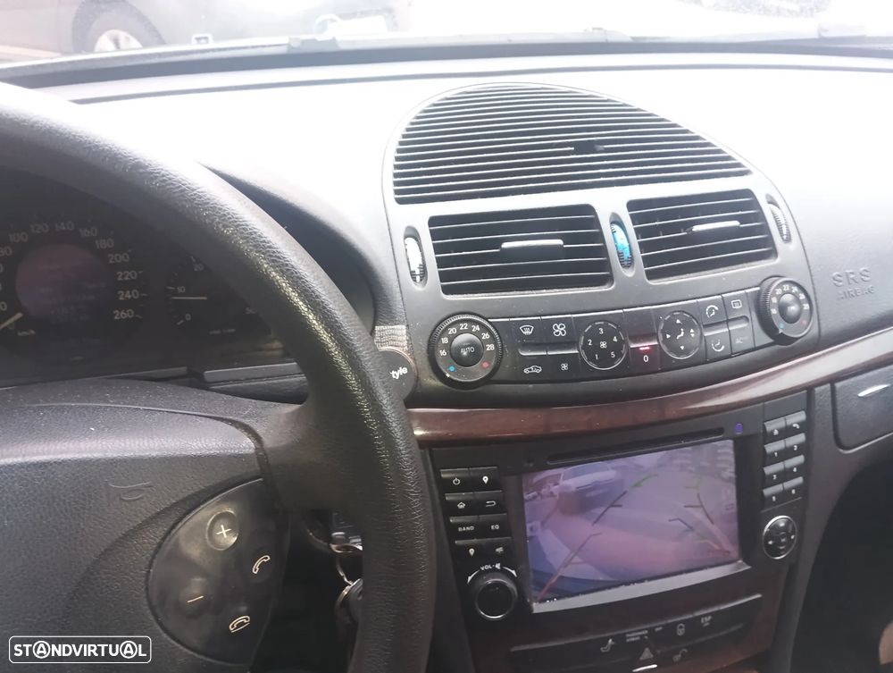 Mercedes-Benz E 220 CDI Avantgarde - 4