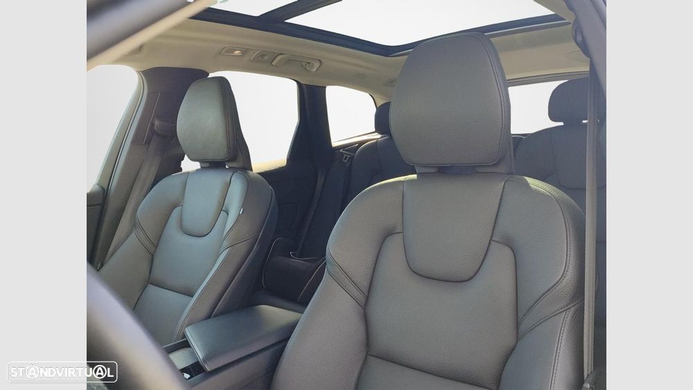 Volvo XC 60 2.0 T6 PHEV Plus Bright AWD - 11